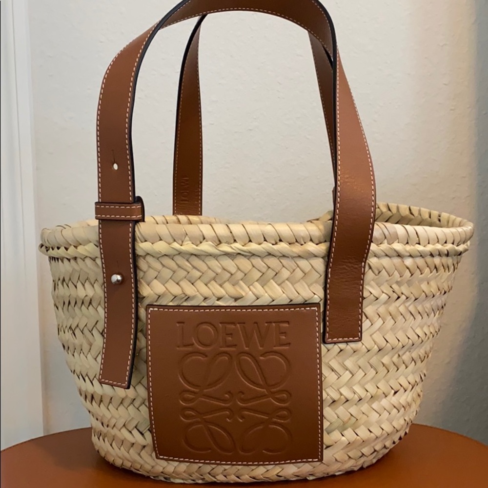 Loewe small basket bag in Tan